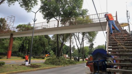 yuntamiento de Puebla inicia retiro de puente en Bulevar 5 de Mayo