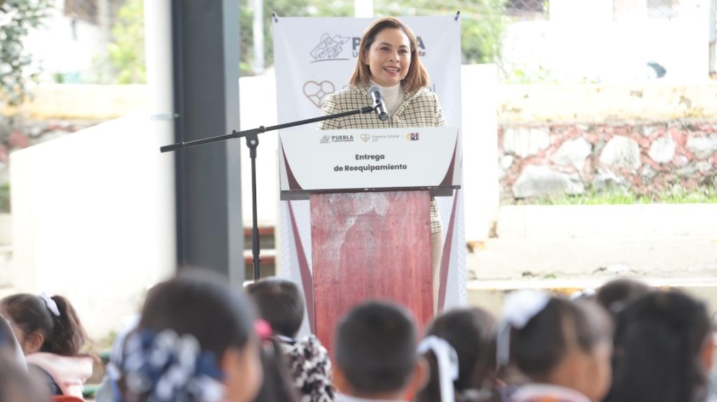 Fortalece SEDIF cuatro desayunadores escolares en Puebla capital